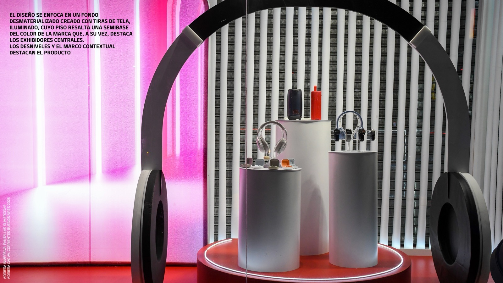 ORO Premios Popai Vidrierismo y Escenografía de Impacto Única. Marcela Seggiaro. Claro.