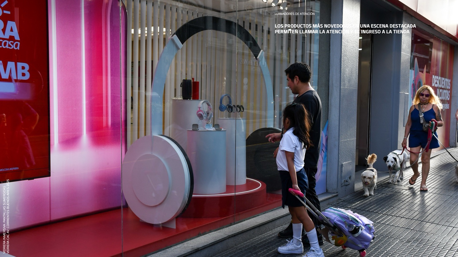 ORO Premios Popai Vidrierismo y Escenografía de Impacto Única. Marcela Seggiaro. Claro.